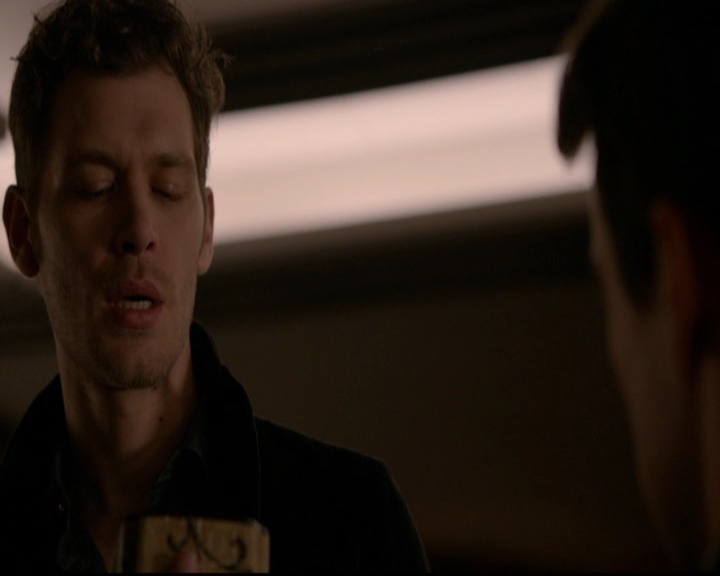 VampireDiariesWorld-dot-nl_TheOriginals_3x07OutOfTheEasy2053.jpg