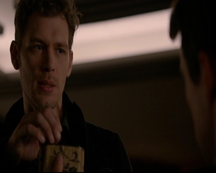 VampireDiariesWorld-dot-nl_TheOriginals_3x07OutOfTheEasy2056.jpg