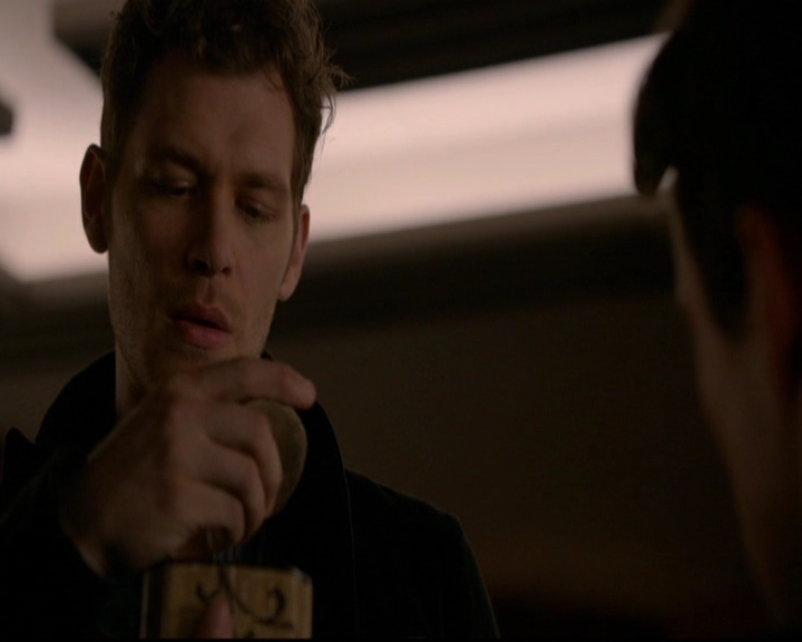 VampireDiariesWorld-dot-nl_TheOriginals_3x07OutOfTheEasy2058.jpg