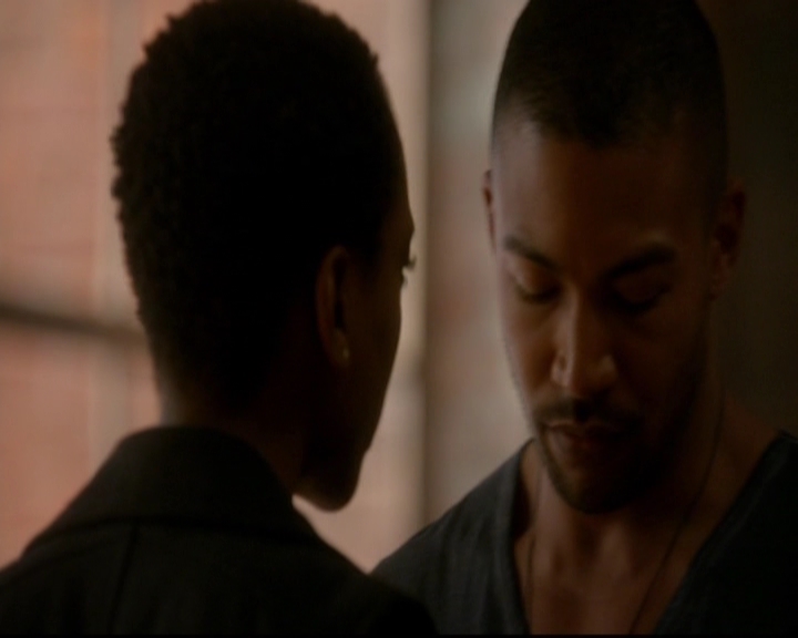 VampireDiariesWorld-dot-nl_TheOriginals_3x08TheOtherGirlInNewOrleans0614.jpg