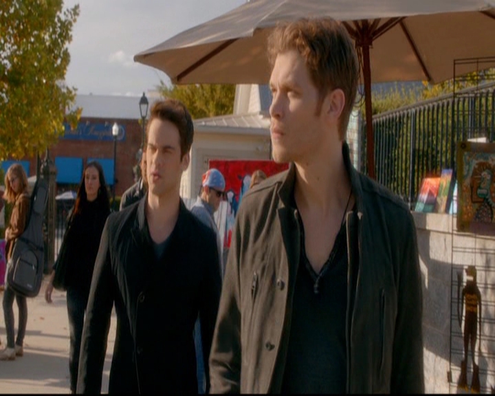 VampireDiariesWorld-dot-nl_TheOriginals_3x08TheOtherGirlInNewOrleans0728.jpg