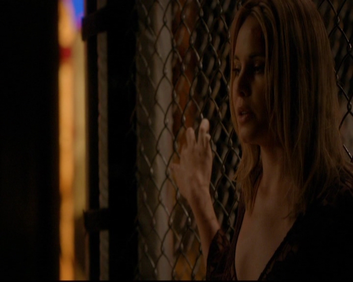 VampireDiariesWorld-dot-nl_TheOriginals_3x08TheOtherGirlInNewOrleans1207.jpg