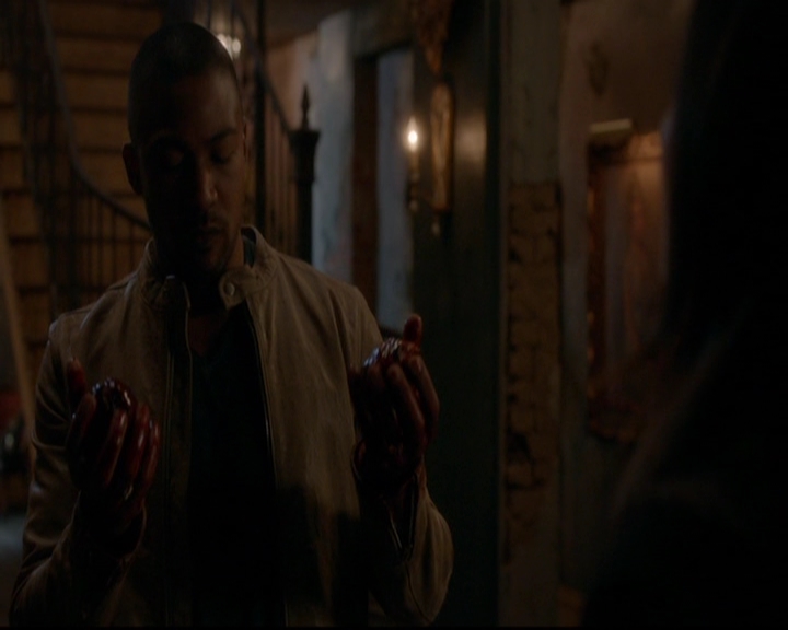 VampireDiariesWorld-dot-nl_TheOriginals_3x08TheOtherGirlInNewOrleans1579.jpg