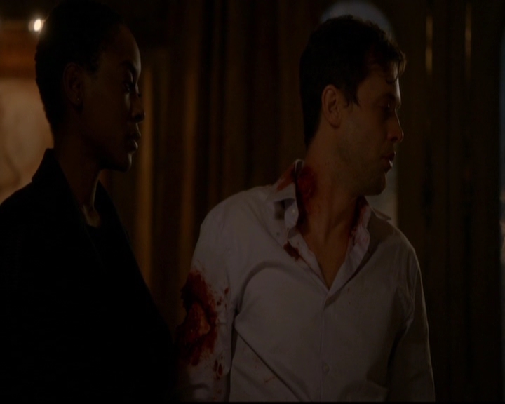 VampireDiariesWorld-dot-nl_TheOriginals_3x08TheOtherGirlInNewOrleans1598.jpg