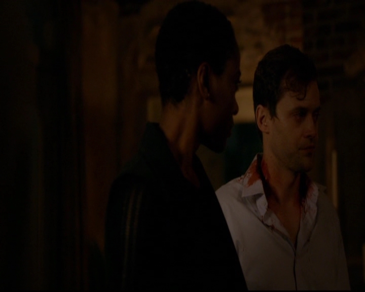 VampireDiariesWorld-dot-nl_TheOriginals_3x08TheOtherGirlInNewOrleans1608.jpg