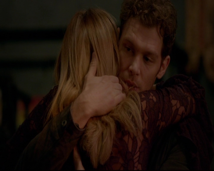 VampireDiariesWorld-dot-nl_TheOriginals_3x08TheOtherGirlInNewOrleans1820.jpg