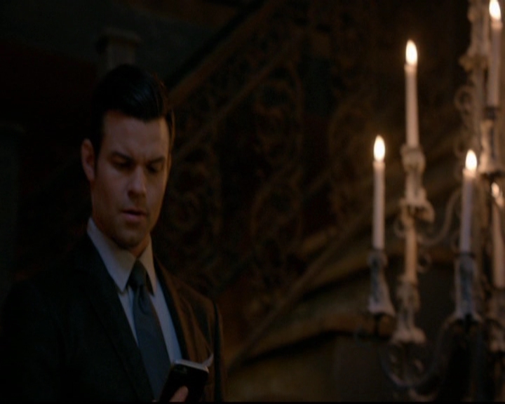 VampireDiariesWorld-dot-nl_TheOriginals_3x08TheOtherGirlInNewOrleans2007.jpg