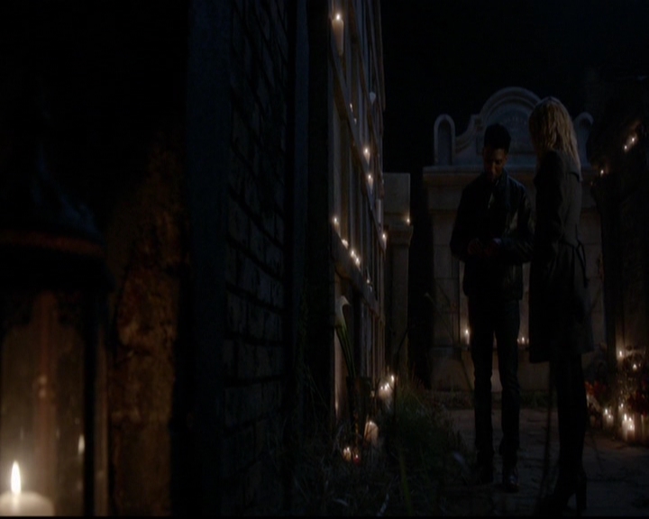 VampireDiariesWorld-dot-nl_TheOriginals_3x10AGhostAlongTheMississippi1975.jpg