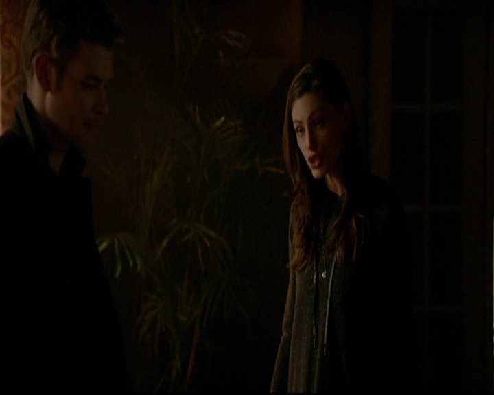 VampireDiariesWorld-dot-nl_TheOriginals_3x12DeadAngels0811.jpg