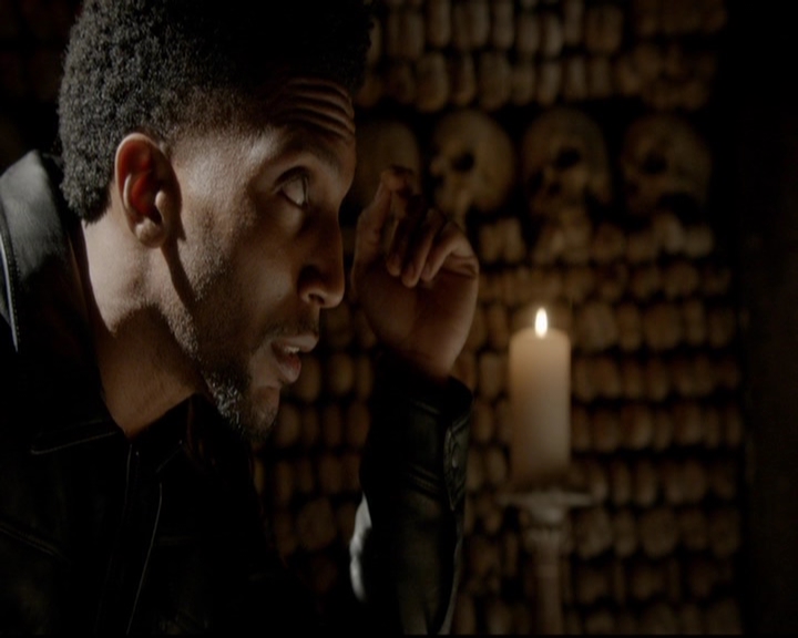 VampireDiariesWorld-dot-nl_TheOriginals_3x12DeadAngels0900.jpg