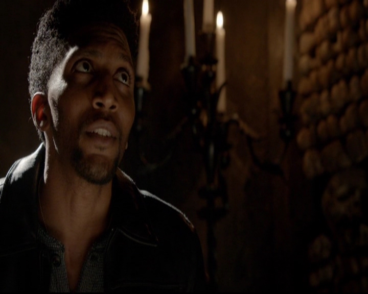 VampireDiariesWorld-dot-nl_TheOriginals_3x12DeadAngels0908.jpg