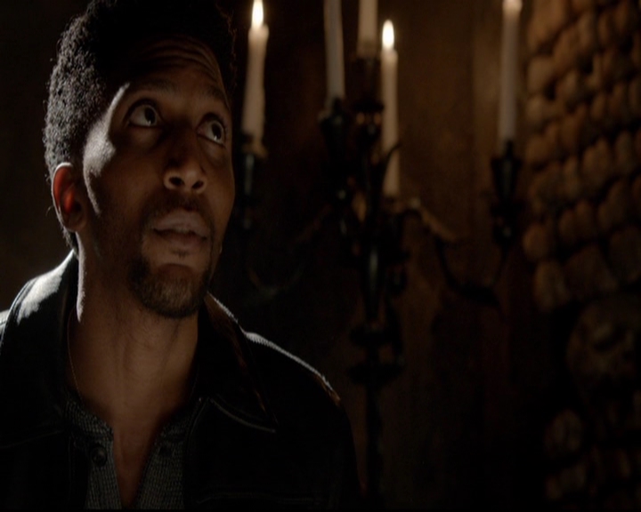 VampireDiariesWorld-dot-nl_TheOriginals_3x12DeadAngels0909.jpg