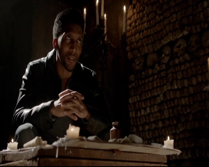 VampireDiariesWorld-dot-nl_TheOriginals_3x12DeadAngels0917.jpg