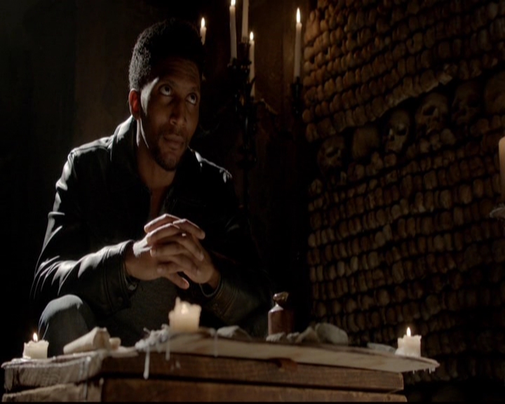 VampireDiariesWorld-dot-nl_TheOriginals_3x12DeadAngels0918.jpg