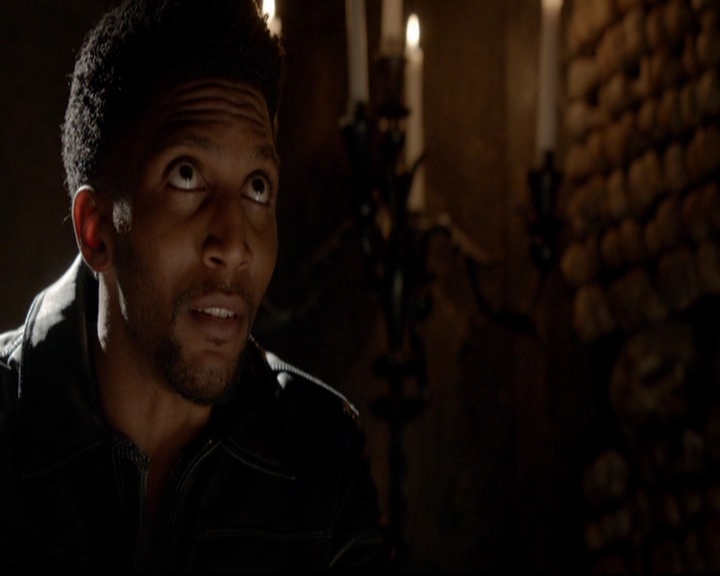 VampireDiariesWorld-dot-nl_TheOriginals_3x12DeadAngels0921.jpg