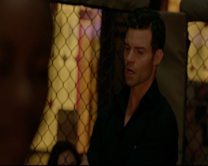 VampireDiariesWorld-dot-nl_TheOriginals_3x12DeadAngels1109.jpg