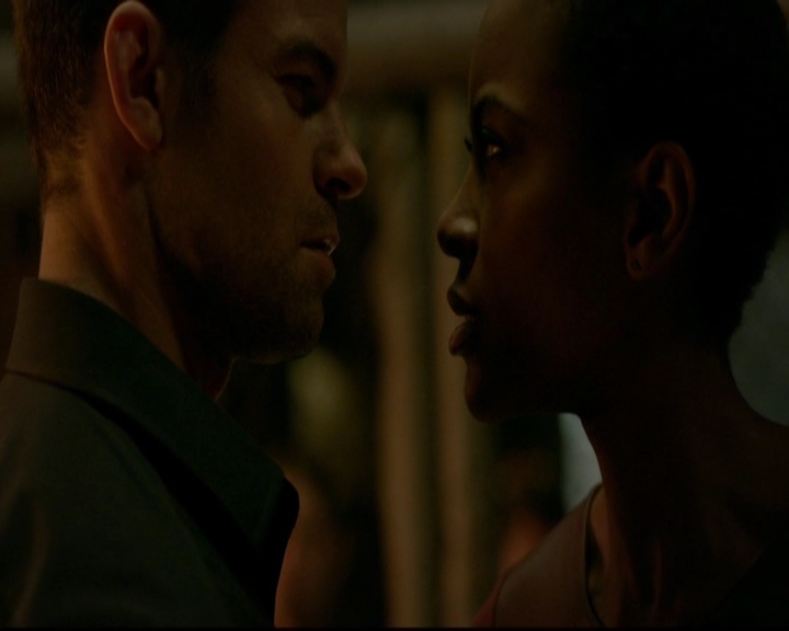 VampireDiariesWorld-dot-nl_TheOriginals_3x12DeadAngels1158.jpg