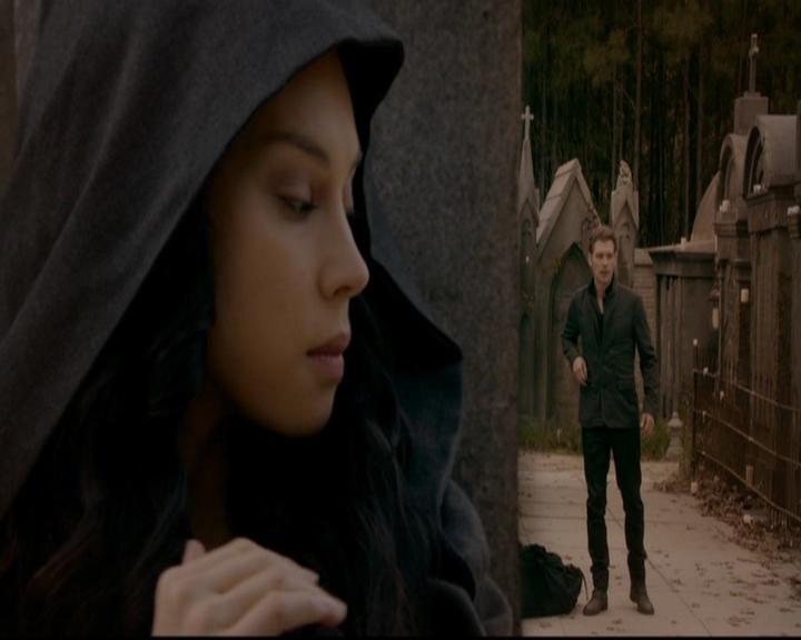 VampireDiariesWorld-dot-nl_TheOriginals_3x12DeadAngels1235.jpg