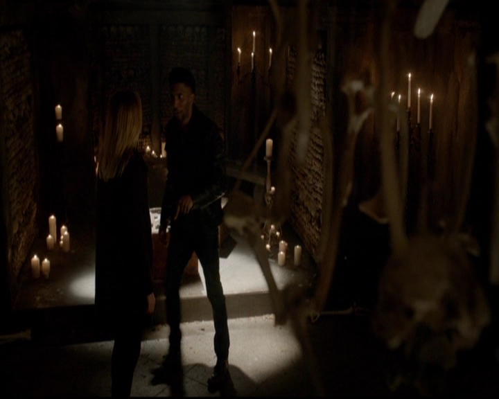 VampireDiariesWorld-dot-nl_TheOriginals_3x12DeadAngels1365.jpg