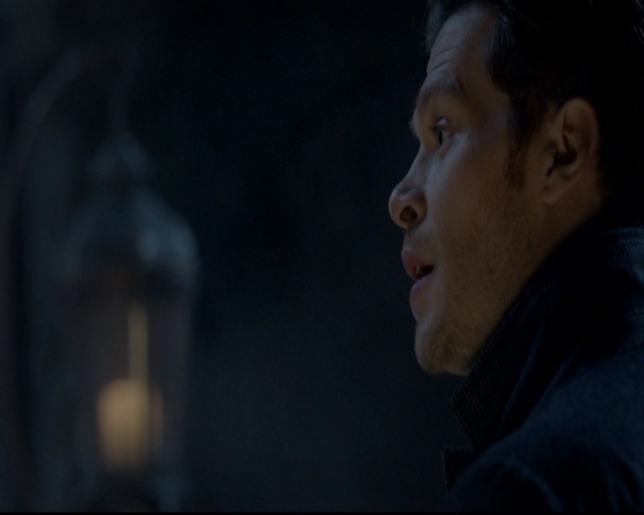 VampireDiariesWorld-dot-nl_TheOriginals_3x12DeadAngels1397.jpg