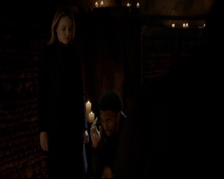 VampireDiariesWorld-dot-nl_TheOriginals_3x12DeadAngels1648.jpg