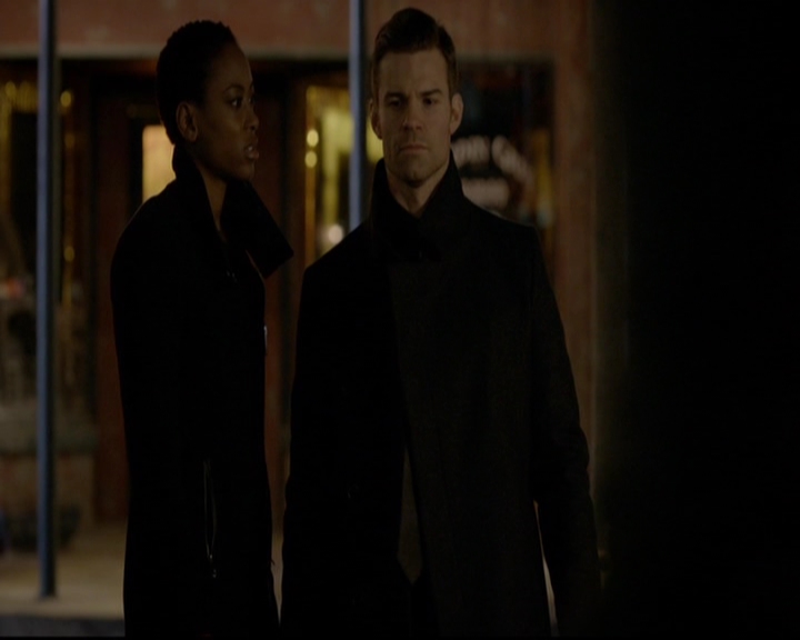 VampireDiariesWorld-dot-nl_TheOriginals_3x12DeadAngels1801.jpg