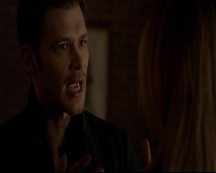 VampireDiariesWorld-dot-nl_TheOriginals_3x12DeadAngels2047.jpg