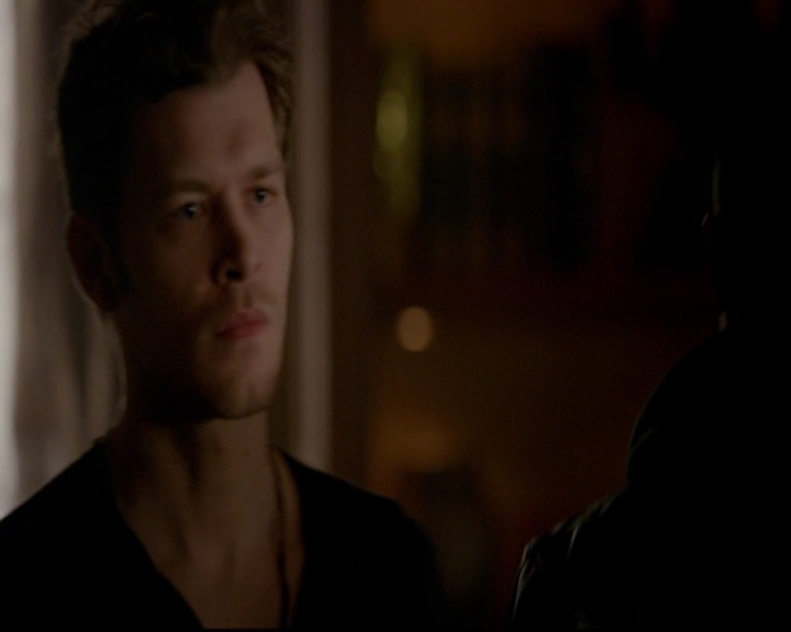 VampireDiariesWorld-dot-nl_TheOriginals_3x13HeartShapedBox0111.jpg
