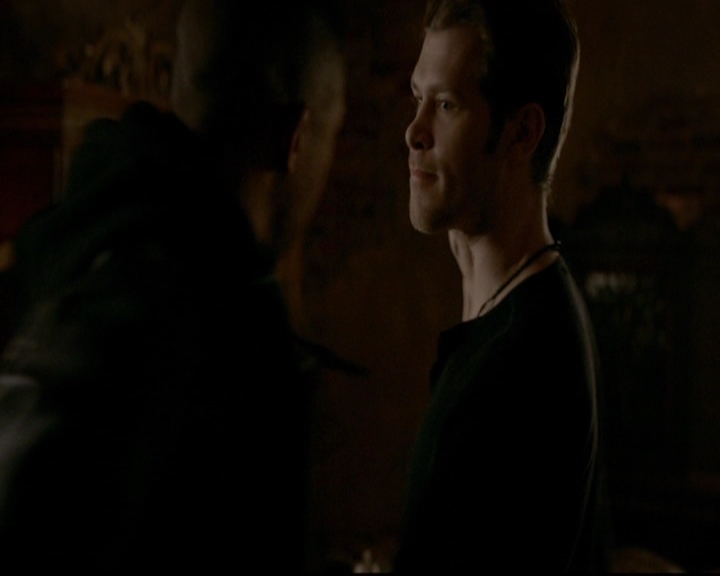 VampireDiariesWorld-dot-nl_TheOriginals_3x13HeartShapedBox0112.jpg