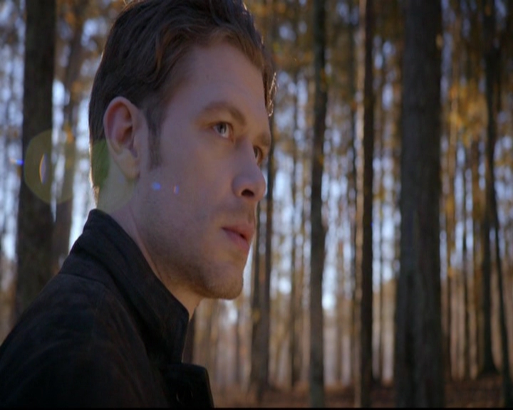 VampireDiariesWorld-dot-nl_TheOriginals_3x13HeartShapedBox0671.jpg