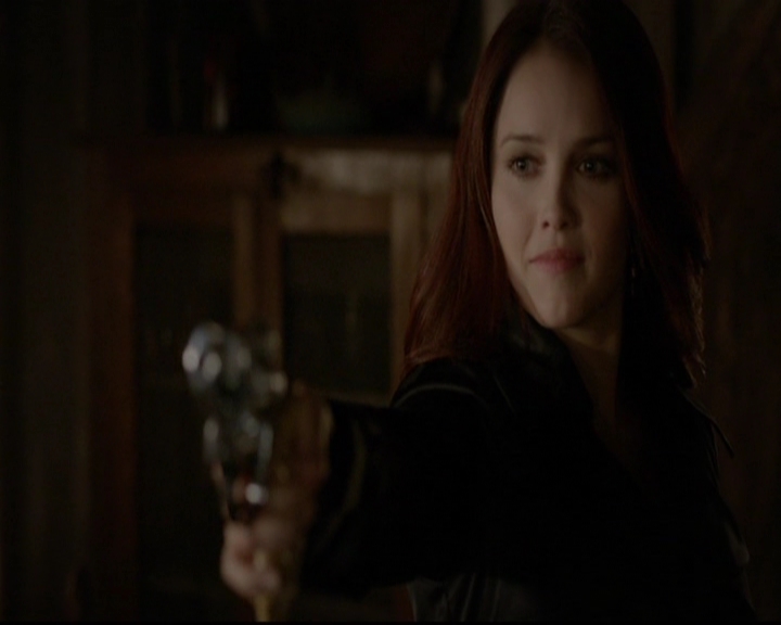 VampireDiariesWorld-dot-nl_TheOriginals_3x13HeartShapedBox0848.jpg