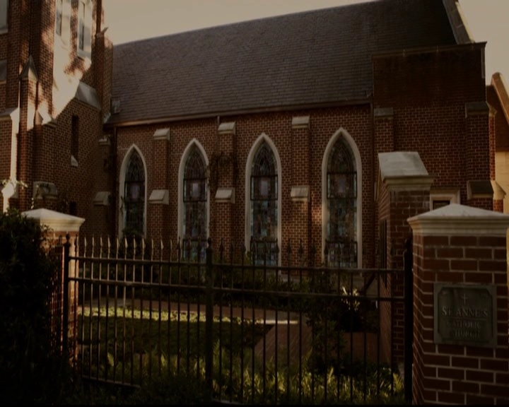 VampireDiariesWorld-dot-nl_TheOriginals_3x13HeartShapedBox0869.jpg