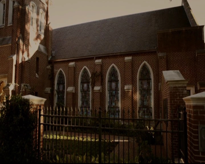 VampireDiariesWorld-dot-nl_TheOriginals_3x13HeartShapedBox0872.jpg