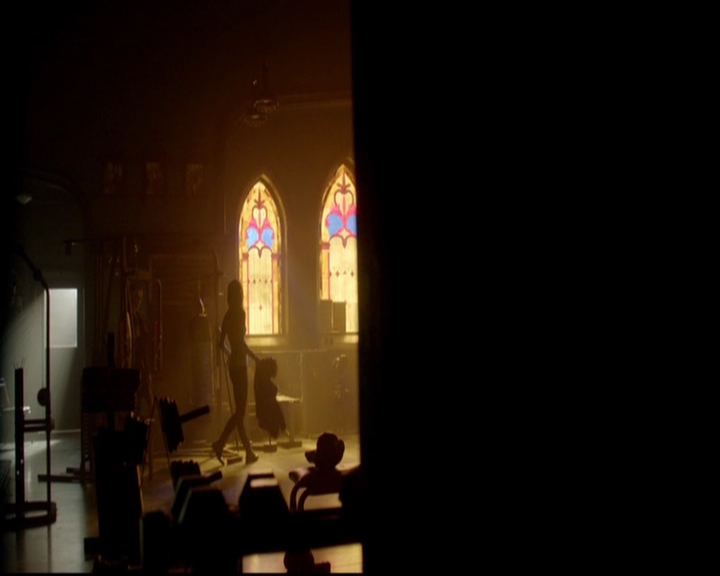VampireDiariesWorld-dot-nl_TheOriginals_3x13HeartShapedBox0874.jpg