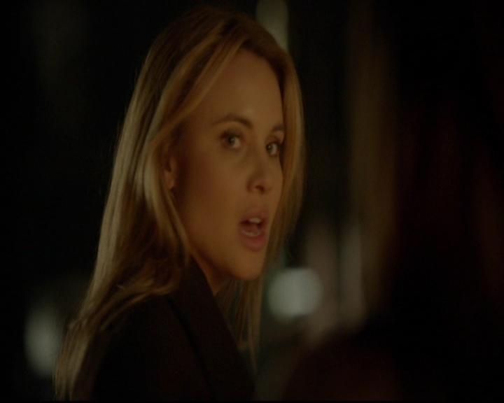 VampireDiariesWorld-dot-nl_TheOriginals_3x13HeartShapedBox0901.jpg