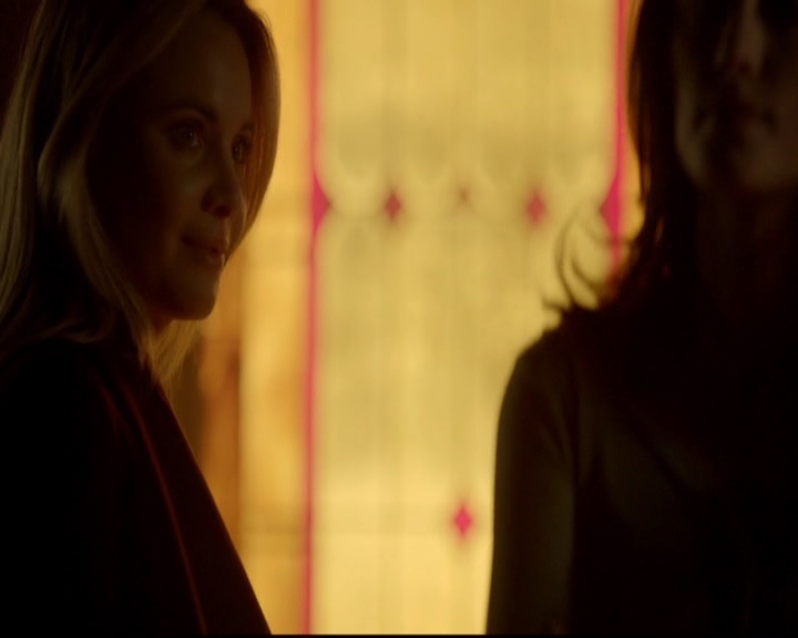 VampireDiariesWorld-dot-nl_TheOriginals_3x13HeartShapedBox0971.jpg