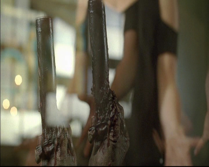 VampireDiariesWorld-dot-nl_TheOriginals_3x13HeartShapedBox0989.jpg