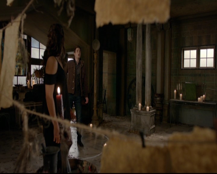 VampireDiariesWorld-dot-nl_TheOriginals_3x13HeartShapedBox0993.jpg