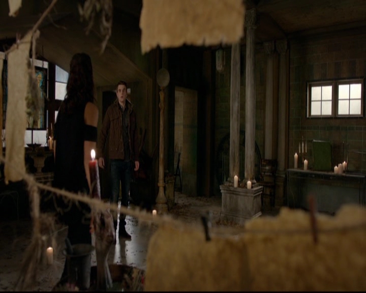 VampireDiariesWorld-dot-nl_TheOriginals_3x13HeartShapedBox0994.jpg