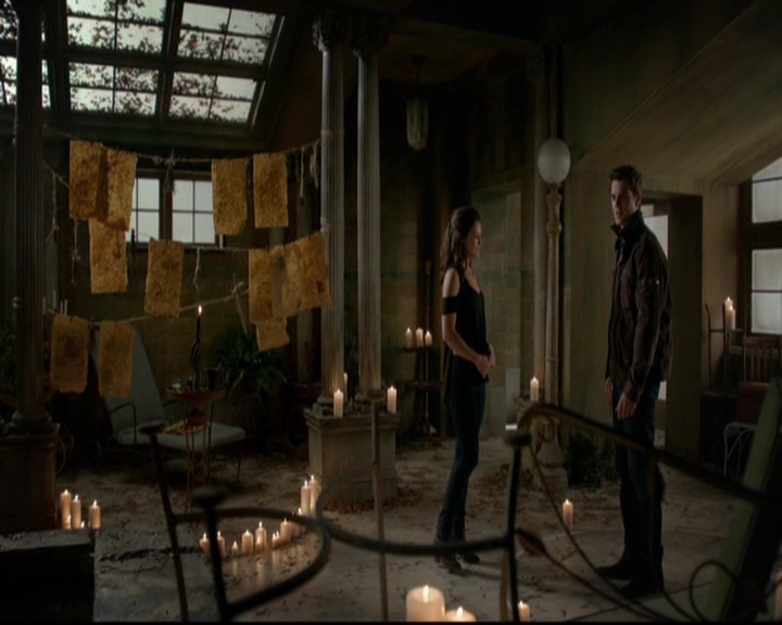 VampireDiariesWorld-dot-nl_TheOriginals_3x13HeartShapedBox1003.jpg