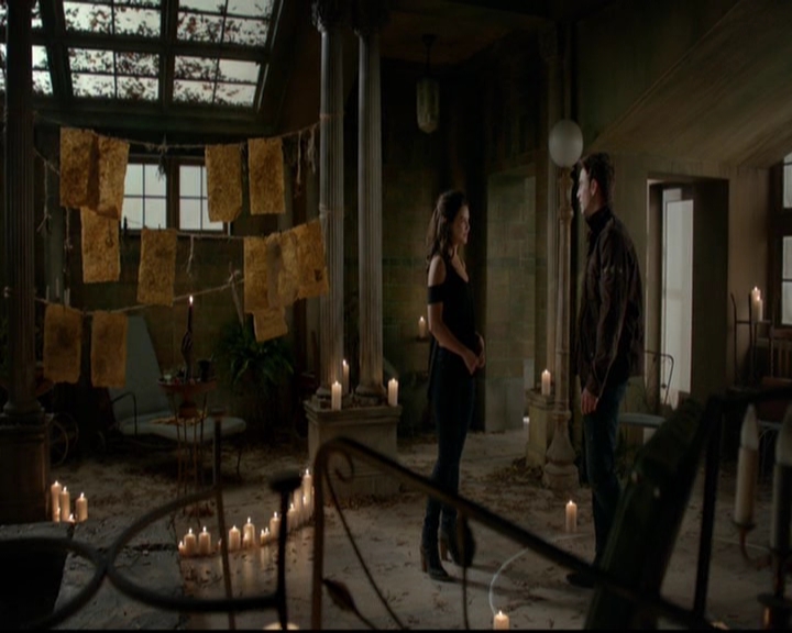 VampireDiariesWorld-dot-nl_TheOriginals_3x13HeartShapedBox1006.jpg