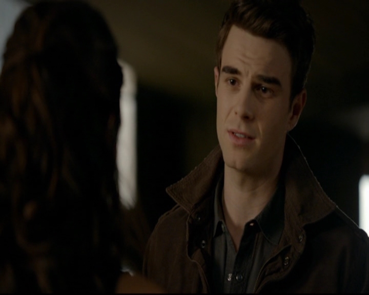 VampireDiariesWorld-dot-nl_TheOriginals_3x13HeartShapedBox1009.jpg