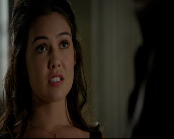 VampireDiariesWorld-dot-nl_TheOriginals_3x13HeartShapedBox1048.jpg