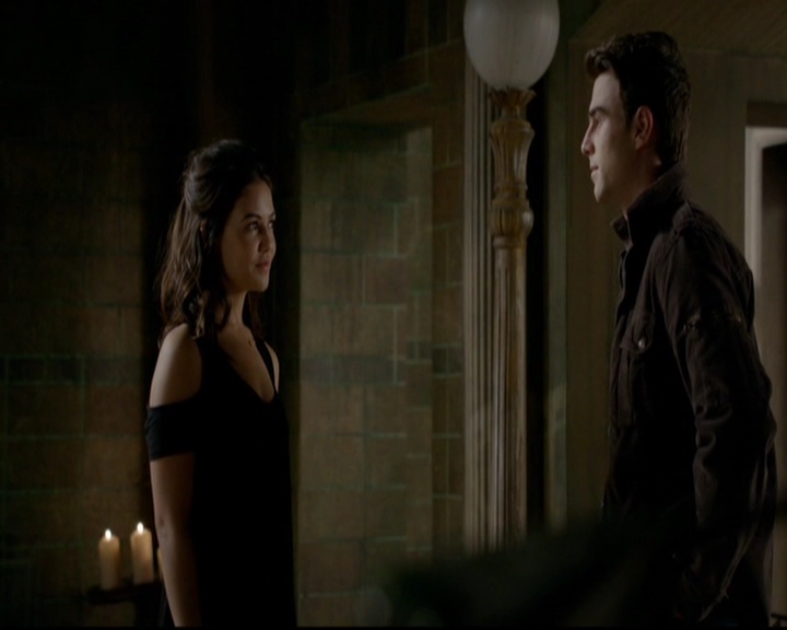 VampireDiariesWorld-dot-nl_TheOriginals_3x13HeartShapedBox1077.jpg