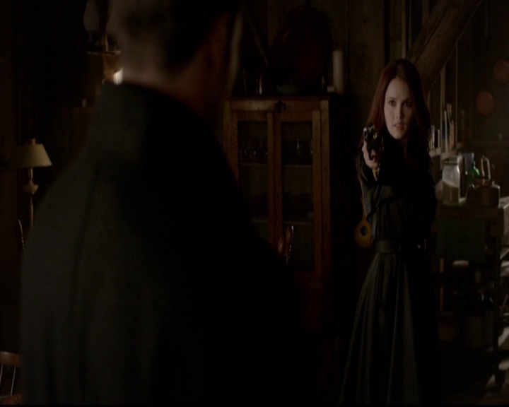 VampireDiariesWorld-dot-nl_TheOriginals_3x13HeartShapedBox1084.jpg