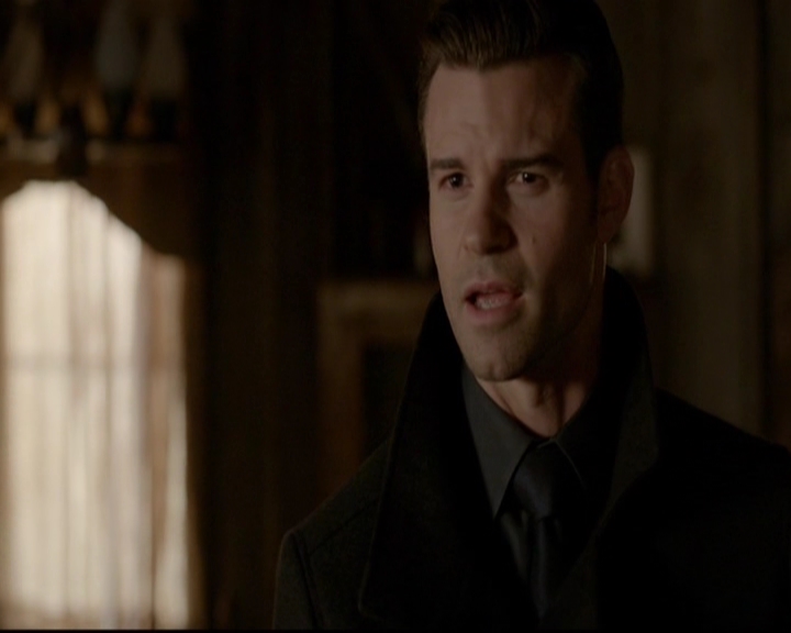 VampireDiariesWorld-dot-nl_TheOriginals_3x13HeartShapedBox1097.jpg