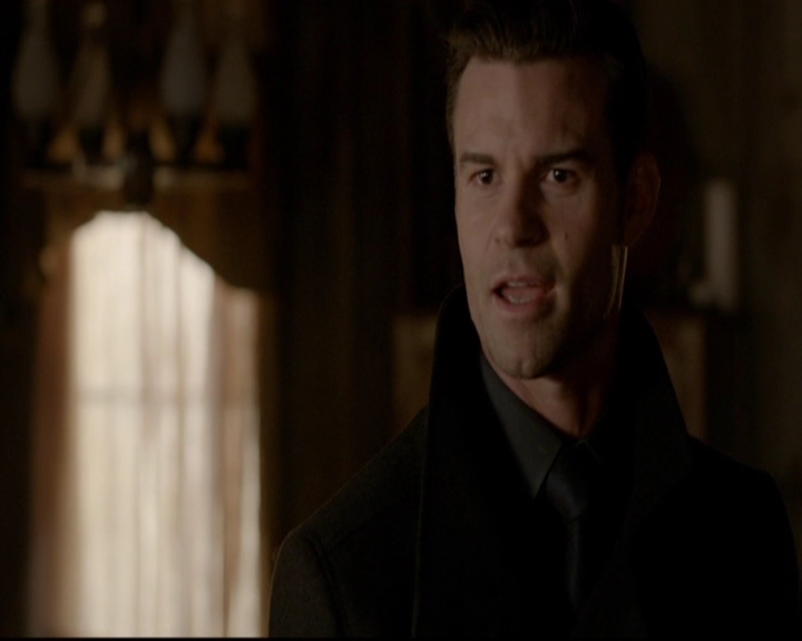 VampireDiariesWorld-dot-nl_TheOriginals_3x13HeartShapedBox1102.jpg