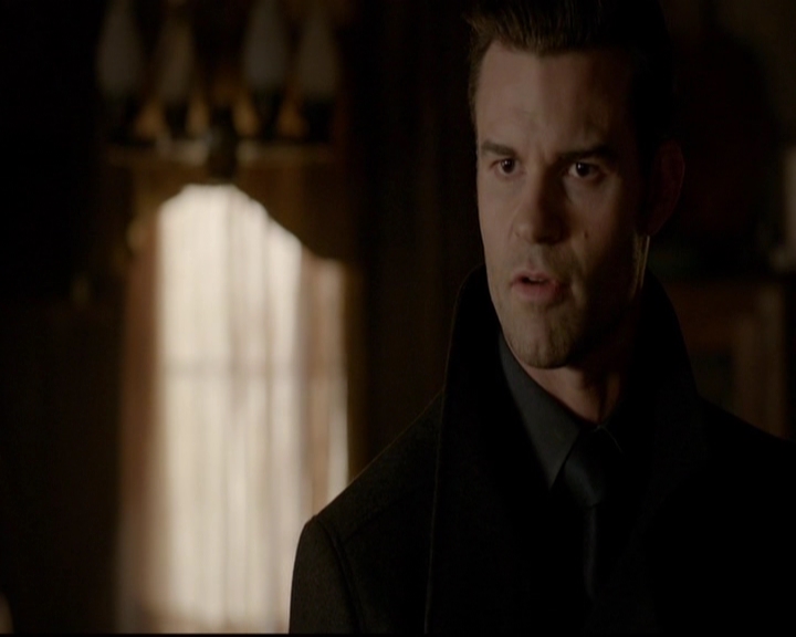 VampireDiariesWorld-dot-nl_TheOriginals_3x13HeartShapedBox1108.jpg