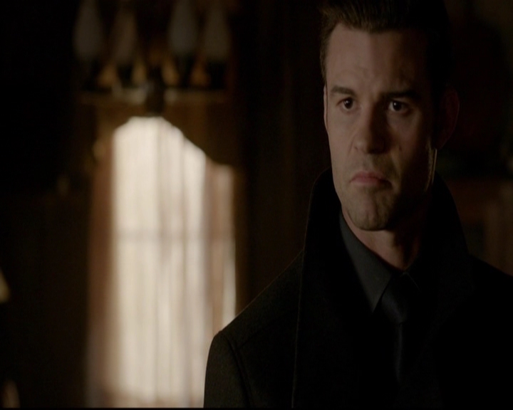 VampireDiariesWorld-dot-nl_TheOriginals_3x13HeartShapedBox1109.jpg