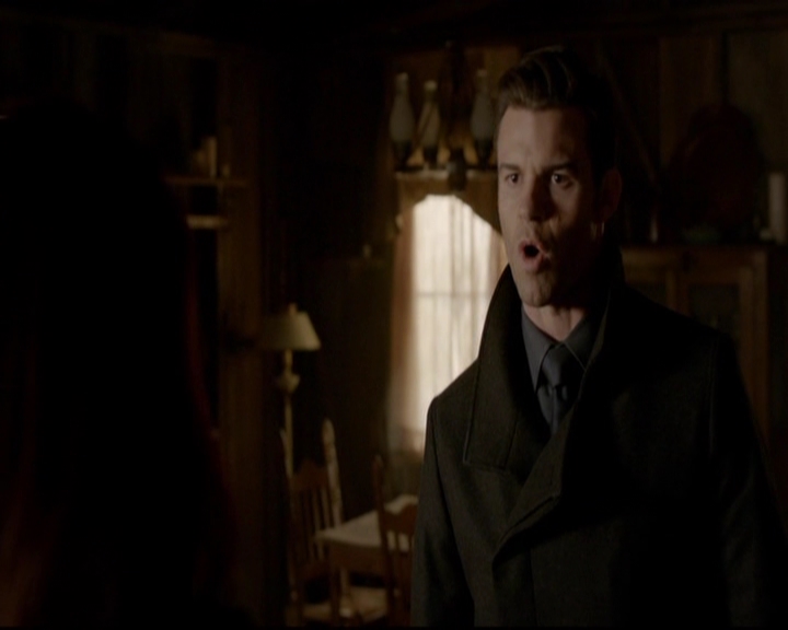 VampireDiariesWorld-dot-nl_TheOriginals_3x13HeartShapedBox1118.jpg